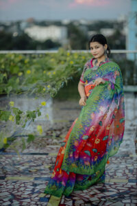সিল্কের উপরে ডিজিটাল প্রিন্ট করা শাড়ি