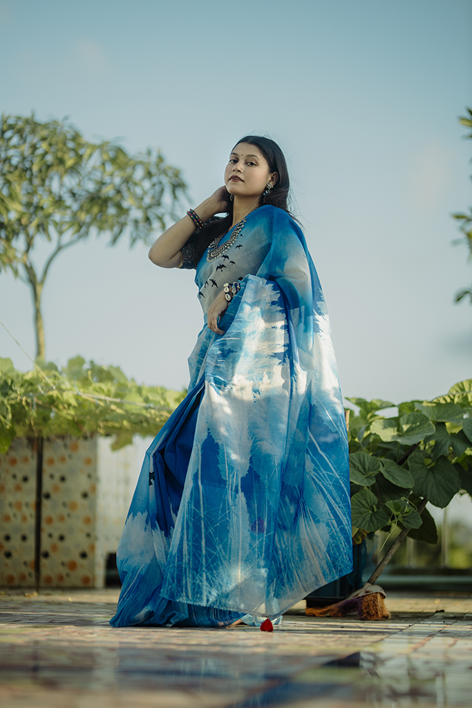সিল্কের উপরে ডিজিটাল প্রিন্ট করা শাড়ি